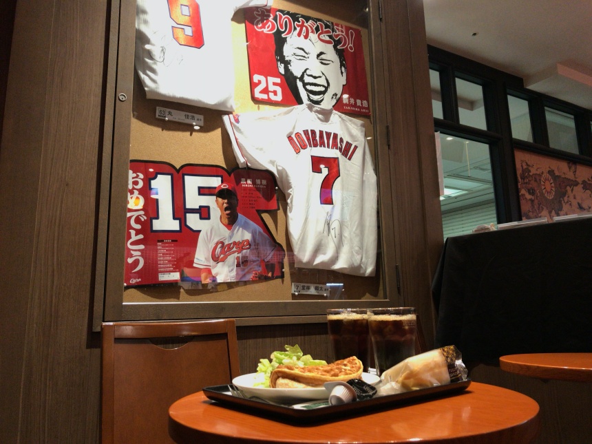広島カープと一緒に朝ごはん！？「タリーズコーヒー エールエール広島駅前店」